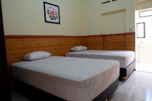 Pacitan Hotel | RedDoorz Syariah at Griya Soeratin Pacitan