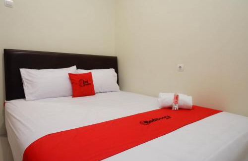 Semarang Hotel | RedDoorz Syariah at Kelud Sampangan Semarang