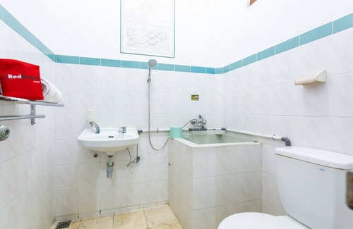 Magelang Hotel | RedDoorz Syariah near Alun Alun Magelang