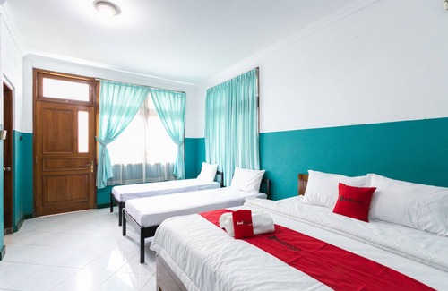 Magelang Hotel | RedDoorz Syariah near Alun Alun Magelang