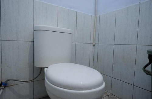 Pekalongan Hotel | RedDoorz Syariah near Stasiun Pekalongan 3