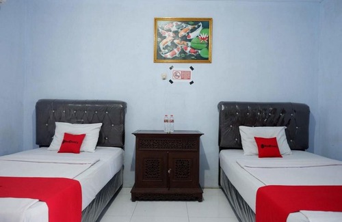 Pekalongan Hotel | RedDoorz Syariah near Stasiun Pekalongan 3