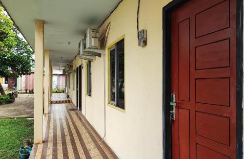 Jambi Hotel | RedDoorz Syariah near Terminal Alam Barajo Jambi