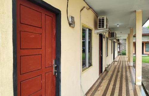 Jambi Hotel | RedDoorz Syariah near Terminal Alam Barajo Jambi