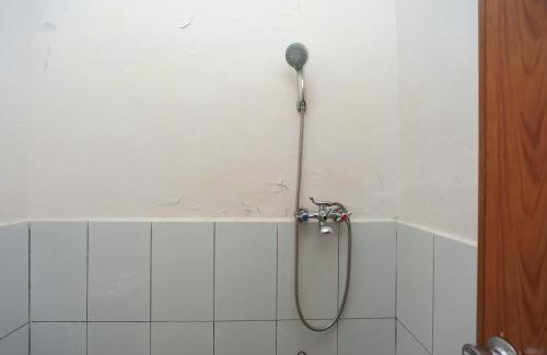 Jambi Hotel | RedDoorz Syariah near Tugu Juang Jambi 3