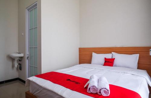 Magelang Hotel | RedDoorz Syariah near Universitas Tidar Magelang