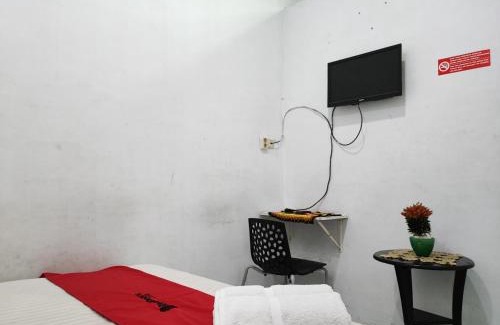 Jambi Hotel | RedDoorz Syariah near Universitas Batanghari Jambi