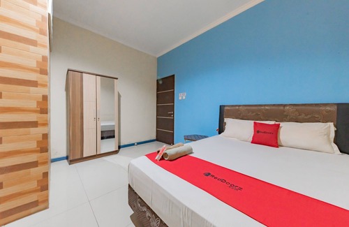 Samarinda Hotel | RedDoorz Syariah @ Pangeran Suryanata Samarinda