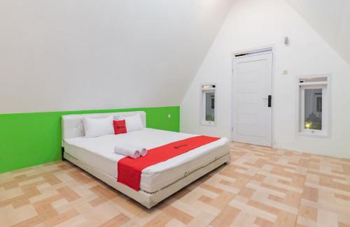 Sukabumi Hotel | RedDoorz Syariah Plus Near Sukabumi Station