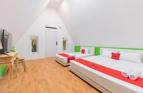 Sukabumi Hotel | RedDoorz Syariah Plus Near Sukabumi Station
