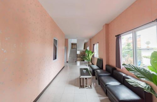 Cipanas Hotel | RedDoorz Syariah Plus near Tugu Bubur Ayam Cianjur