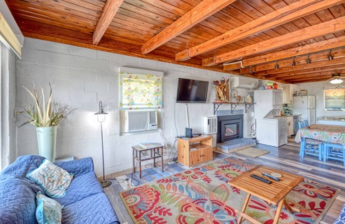 Alligator Point Cottage | Redfish Cottage-Private Dock-Enjoy Romantic Getaway AND catch Redfish & Trout!