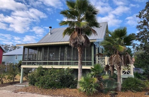 Steinhatchee Cottage | Redfish Lodge- Steinhatchee Landing Resort Sleep 5