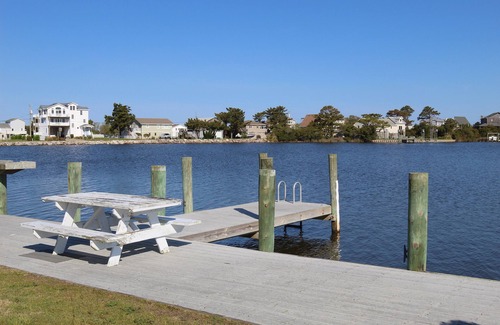 Nags Head Apartment | Redfish Retreat 2 Queen Deluxe Fin N Feather
