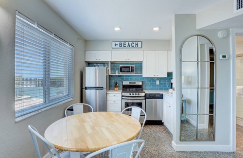 North Redington Beach Condo | Redington Surf Resort 06 Quaint Beach Front Condo Motel