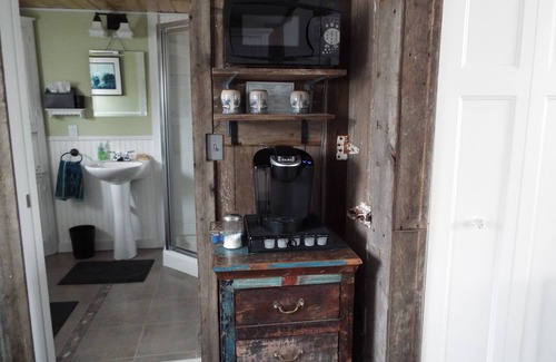 Redpath Cottage | Redpath Retreat- enjoy the quiet beauty of the prairie in this private cottage