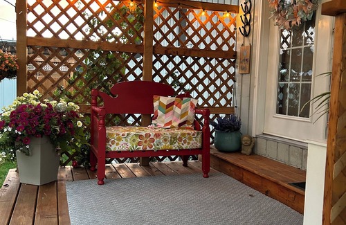 Okanagan-Similkameen House | Red’s Resting Place