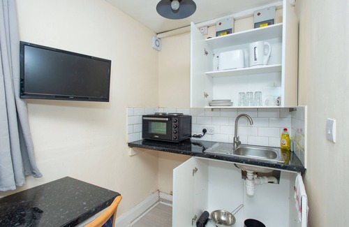 London Borough of Bromley Apartment | *REDUCED* Compact Studio 20 minutes to London via fast train