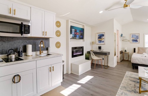 Concord House | Reduced Pricing / Tiny Chic House / 5 min. from Downtown Concord / Small Dogs OK / Fire pit / Gazebo