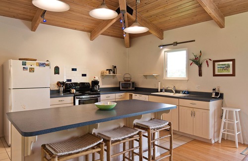 Wainiha House | Reduced rate at Majestic Island Getaway in Wainiha Close to Beach!