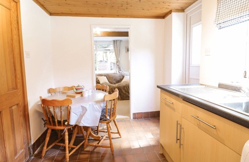 Bwlchgwyn Cottage | REDWOOD LODGE, romantic, character holiday cottage in Brymbo