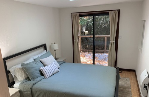 Lagunitas Cottage | Redwood Cottage near Point Reyes + hiking 2br/1b