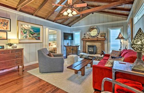 Guerneville House | Redwoods Cabin with Hot Tub Walk to Russian River!