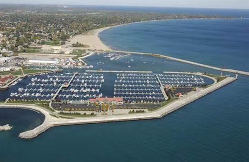 Racine Boat Rental | Reef Point Marina - Vessel: "Freckled Fin" - East Dock 1, Slip 19