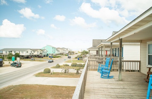 Long Beach House | Reel Nice: 2nd Row Gem, Beach and Pier View from Balcony!