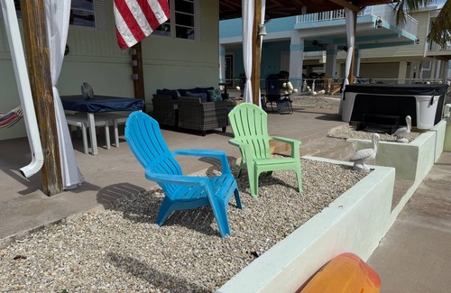 Tavernier House | Reel Oasisn3 bedroom 2 bathroom water front house in Tavernier, Fl