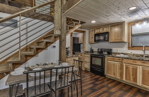 Rivers Edge Cabin | Reel On The River | Ellijay, GA