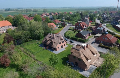 Eiderstedt House | Reet-ferienhaushälfte "meerliebe" in Garding für 6 Personen