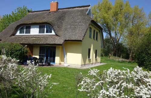 Puddemin House | Reetdachhaus Weißdorn 1