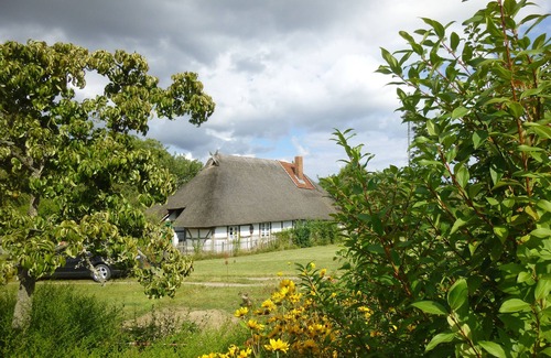 Klocksdorf House | Reetdachkate - Holiday home on Lake Röggelin