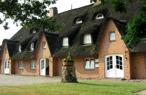 Busumer Deichhausen Apartment | Reethaus Seeschlößchen, apartment Sturmmöwe, only 200m to the beach