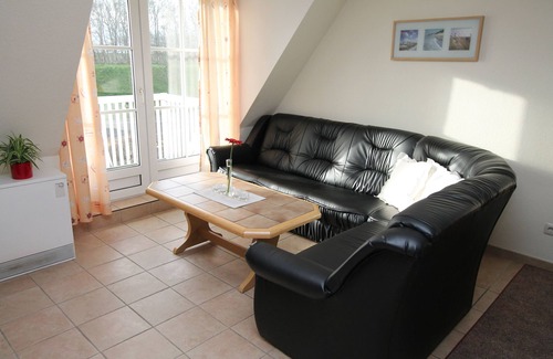 Busumer Deichhausen Apartment | Reethaus Seeschlößchen, apartment Sturmmöwe, only 200m to the beach