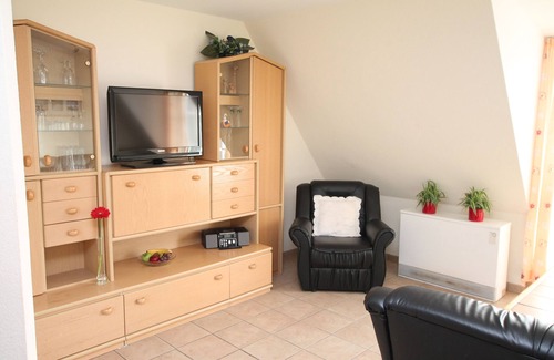 Busumer Deichhausen Apartment | Reethaus Seeschlößchen, apartment Sturmmöwe, only 200m to the beach