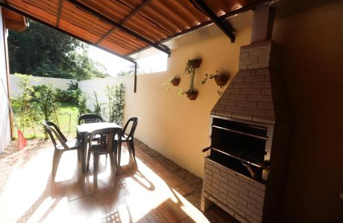 Estaleiro House | Refúgio a 800m da Praia-2 vagas, Pet OK & Churras