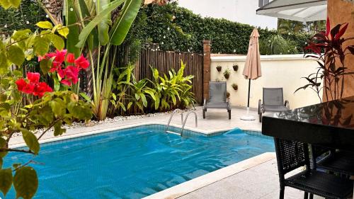 Juquehy House | Refúgio em Juquehy no centro a poucos metros do mar com piscina privativa aquecida
