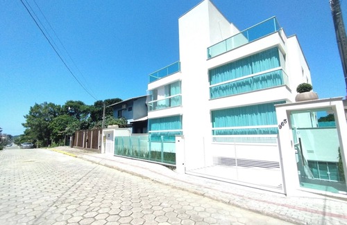 Centro Apartment | Refúgio Praiano Para Aluguel de Temporada na Praia de Bombinhas, SC