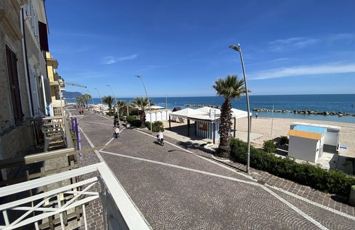 Villa Musone Apartment | Ref. 92 - One bedroom apartment on the promenade TIMONE