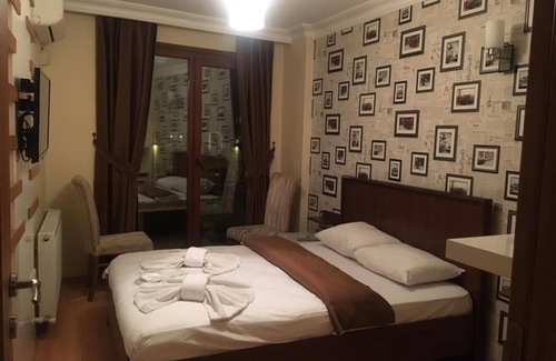 Pera Hotel | Refik Saydam Caddesi. Flash tv yaninda . No:26 . Pera 26 aprt hotel