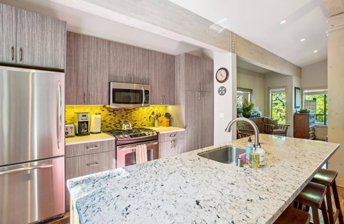 Tahoe City Condo | Refinded Stay Rocky Ridge #95
