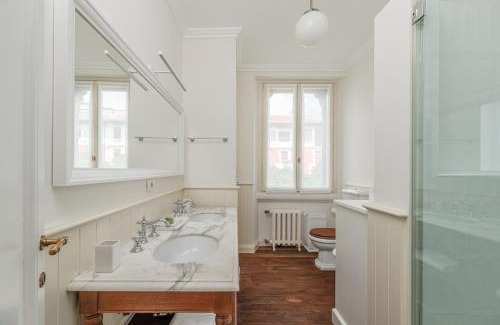 Zona Risorgimento Apartment | Refined and Bright One-Bedroom near Metro M4 - Dateo