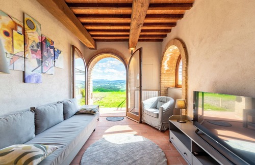 Volterra House | Refined Home W/Pool, Stunning View, and Relaxing