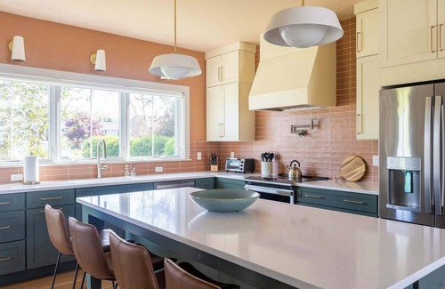 Portsmouth House | Refined Retreat Near Beaches- 557 East
