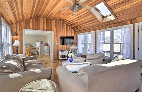 Popponesset Cottage | Refined Retreat W/outdoor Shower, 1 Block to Beach