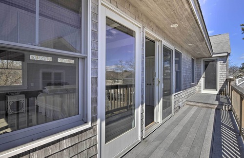 Popponesset Cottage | Refined Retreat W/outdoor Shower, 1 Block to Beach