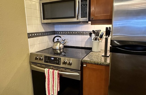 Olympic Valley Condo | Refinished Palisades Condo! Stunning Views, Walk to lifts & ski school