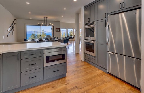 Lake Forest House | Reflections - Lakeview - TLUXP